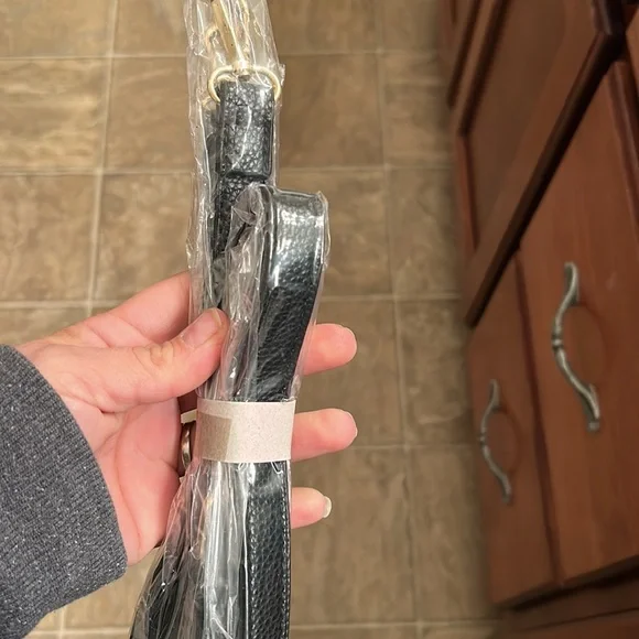 Women’s Liz Claiborne satchel - Picture 7 of 16